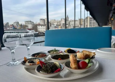 Experiencia de degustación de auténtica cocina turca bajo el Puente de Gálata — photo 5