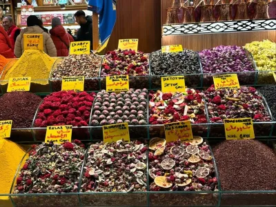 Пешеходна обиколка на Пазара на подправките с аудио гид — photo 6