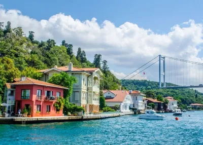 Sightseeing-Kreuzfahrt über das Goldene Horn und den Bosporus mit Audio-Guide — photo 2