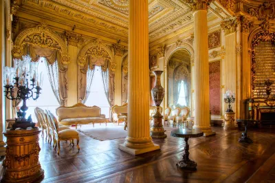 Dolmabahçe Sarayı Müzesi Sesli Rehberli Sıra Beklemeden Giriş — photo 8