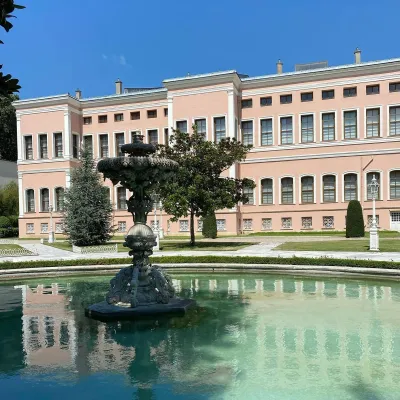 Entrée au Musée de la Peinture des Palais Nationaux sans file d’attente avec audioguide — photo 8