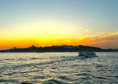 Sightseeing-Kreuzfahrt über das Goldene Horn und den Bosporus mit Audio-Guide — photo 8