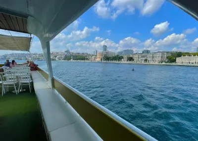 Sightseeing-Kreuzfahrt über das Goldene Horn und den Bosporus mit Audio-Guide — photo 12