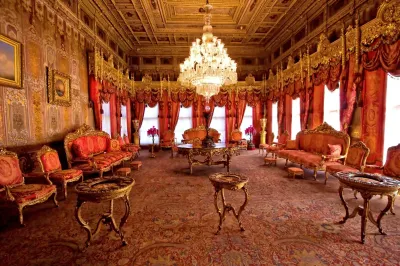 Dolmabahçe Sarayı Müzesi Sesli Rehberli Sıra Beklemeden Giriş — photo 11