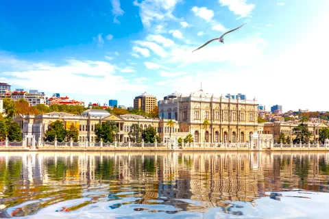 Dolmabahce Palace Museum Skip-the-Ticket-Line Entry with Audio Guide