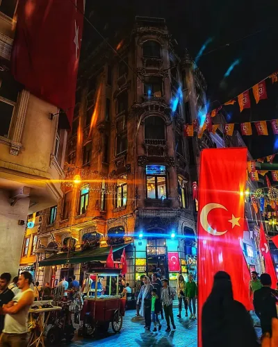 Sétatúra a Taksim téren és az Istiklal utcán hangos idegenvezetővel — photo 6